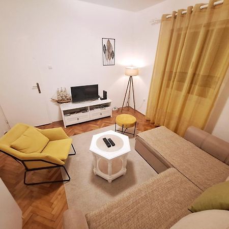 Red House Apartment Kotor Buitenkant foto