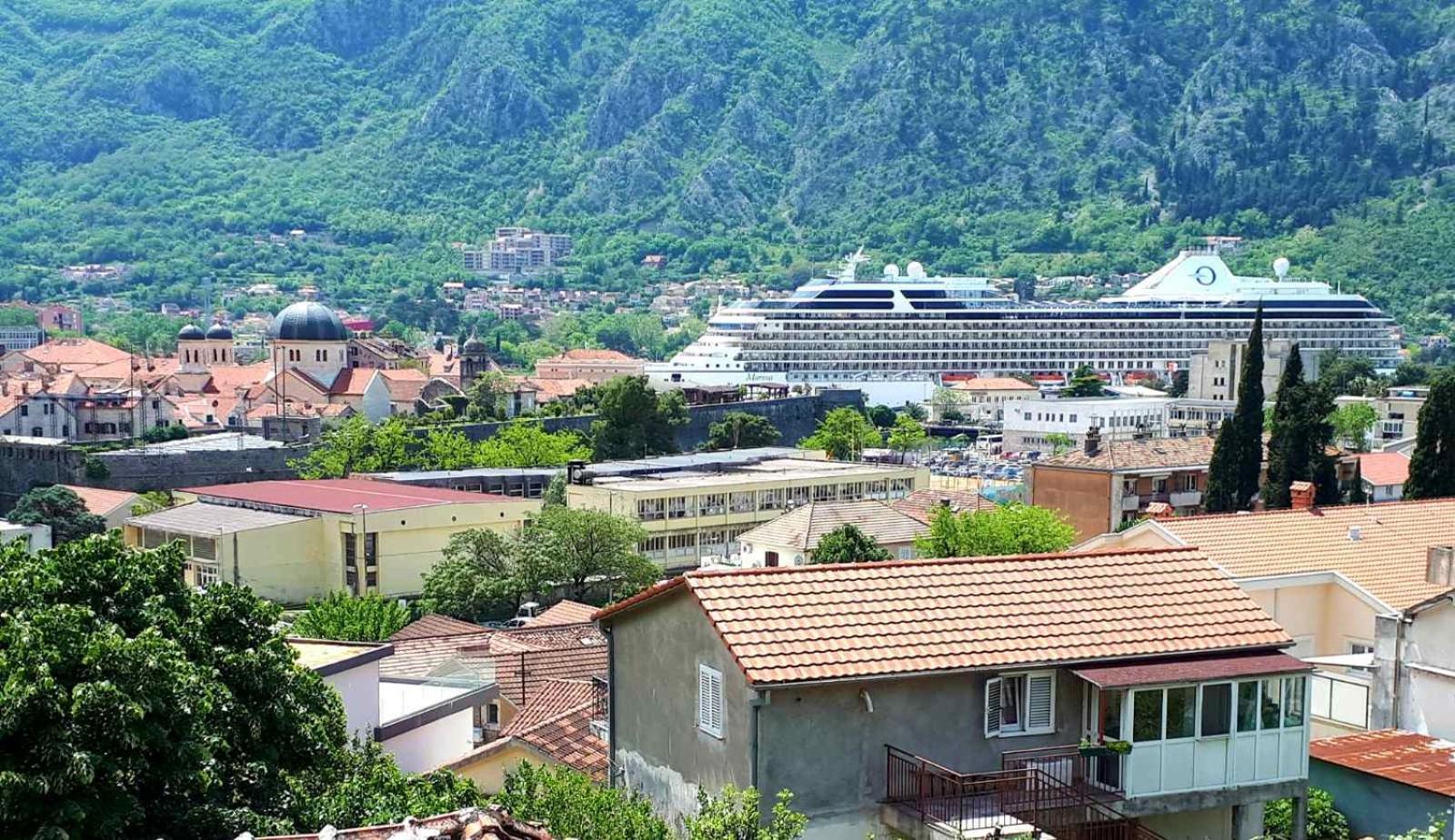 Red House Apartment Kotor Buitenkant foto