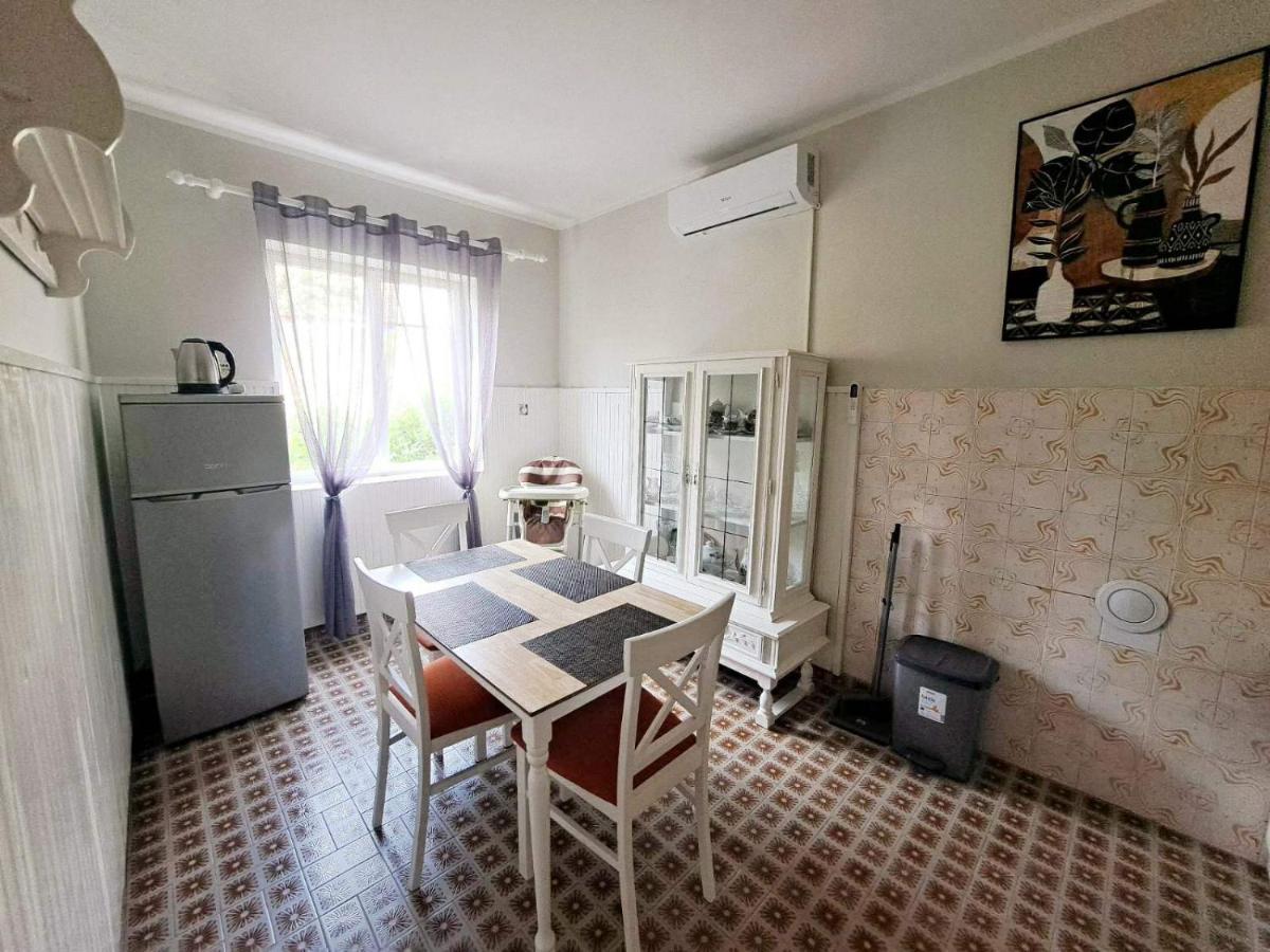 Red House Apartment Kotor Buitenkant foto