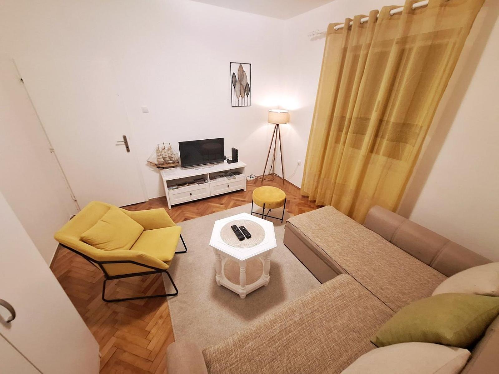 Red House Apartment Kotor Buitenkant foto