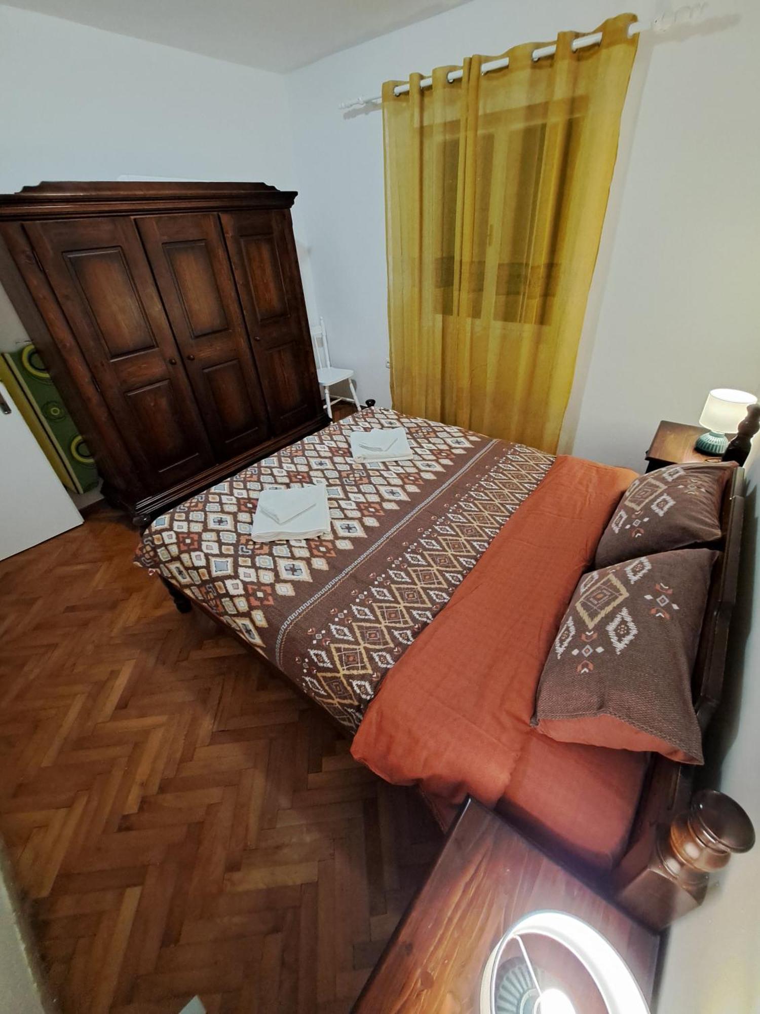 Red House Apartment Kotor Buitenkant foto
