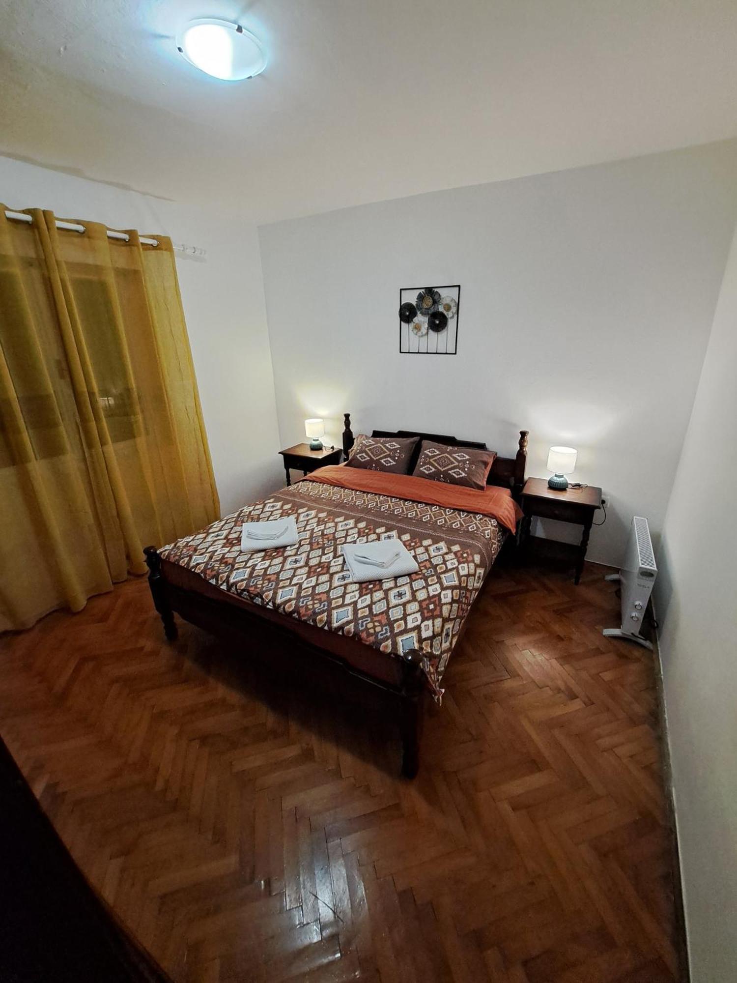 Red House Apartment Kotor Buitenkant foto
