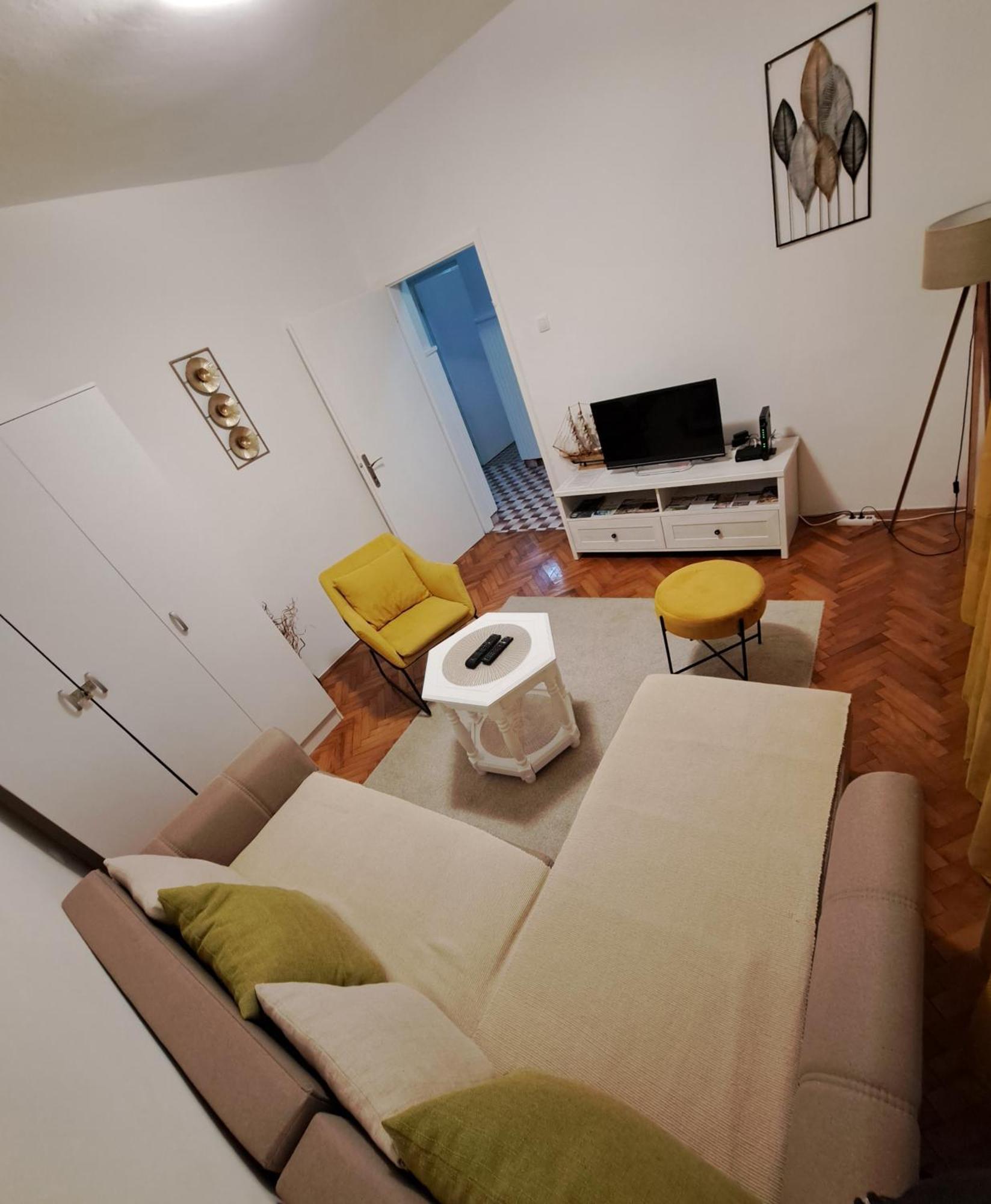 Red House Apartment Kotor Buitenkant foto