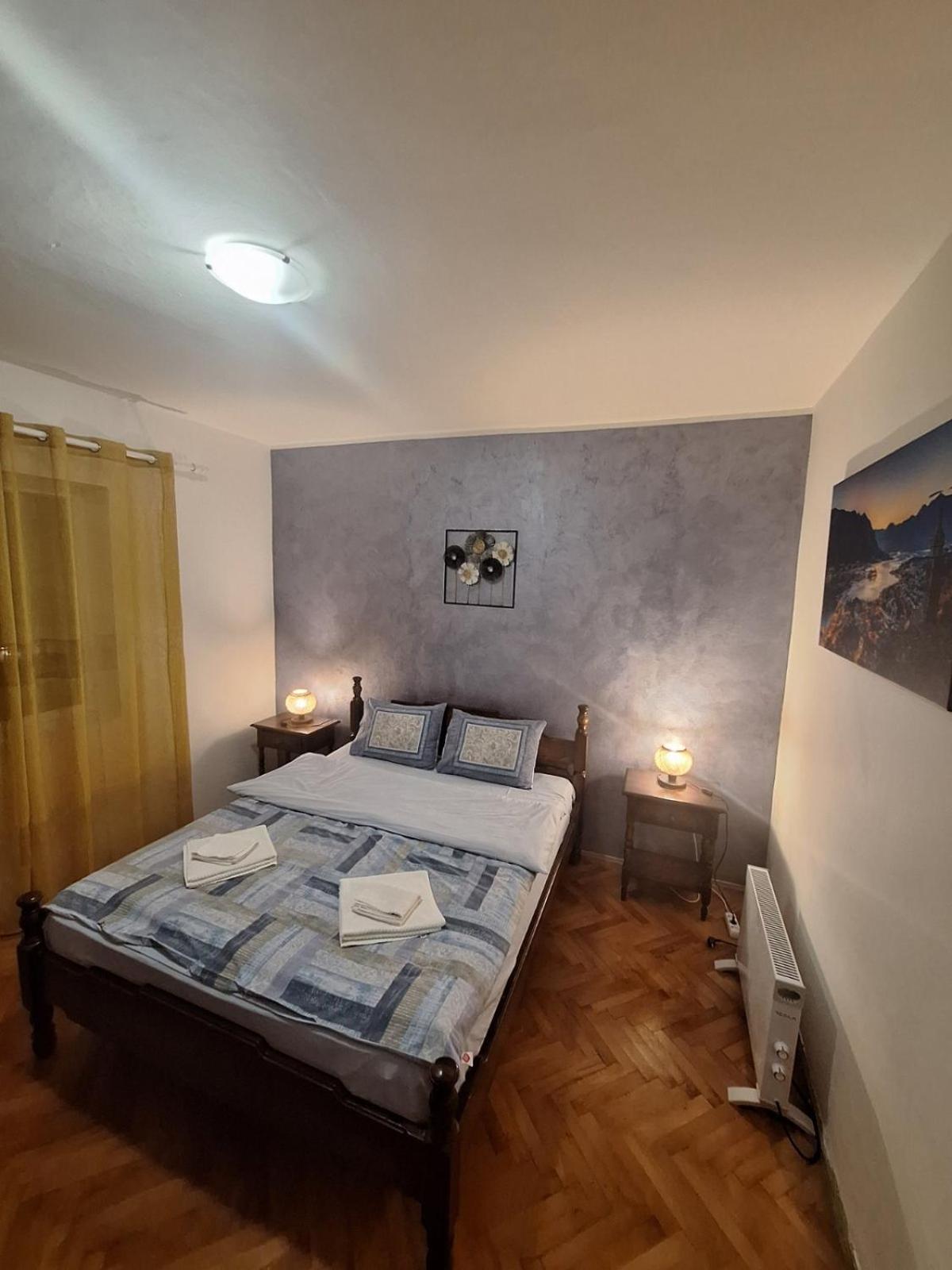 Red House Apartment Kotor Buitenkant foto