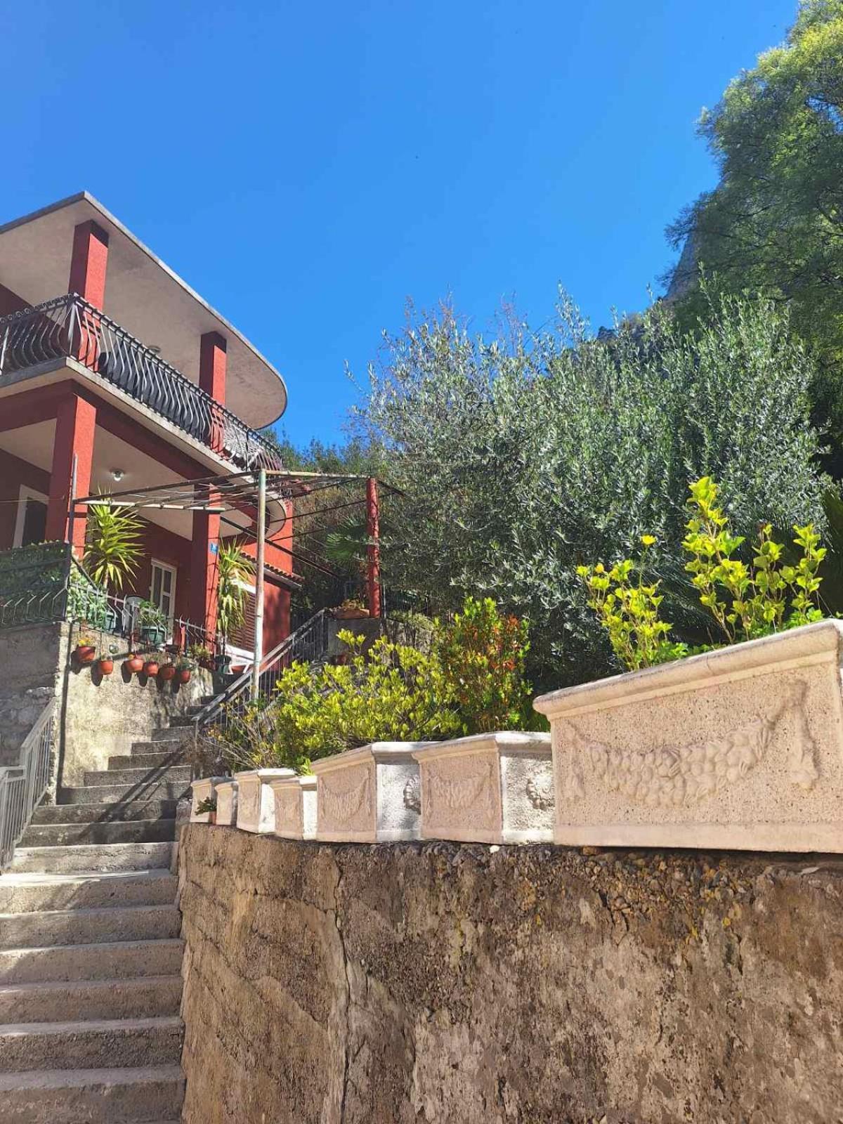 Red House Apartment Kotor Buitenkant foto