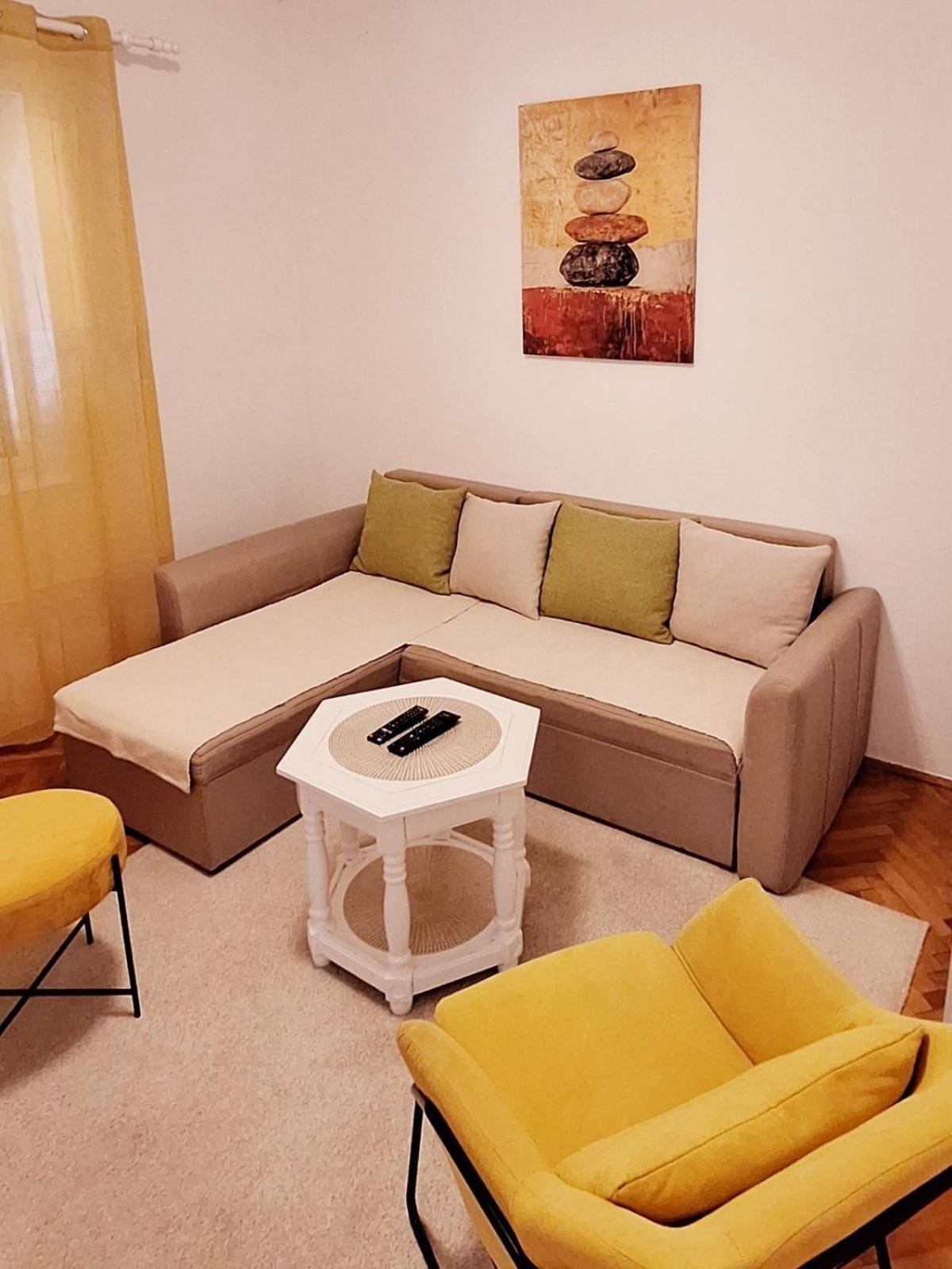 Red House Apartment Kotor Buitenkant foto